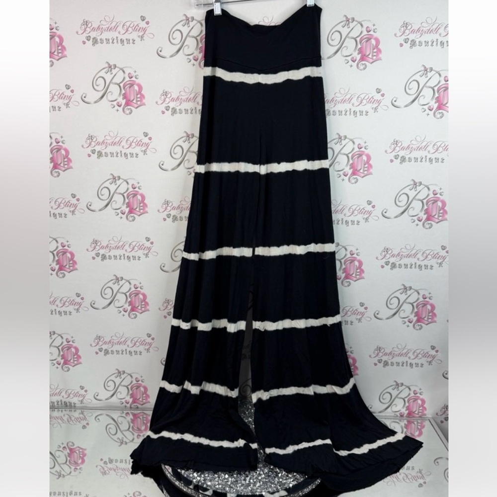 Hodges flare pants wide leg, comfy, Black and White Striped Flare Pants